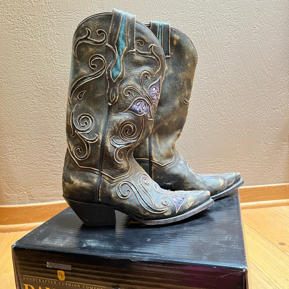 Dan Post cowboy boots. Leather, out/in-side, sole. Vintage style. Mint-cond/box